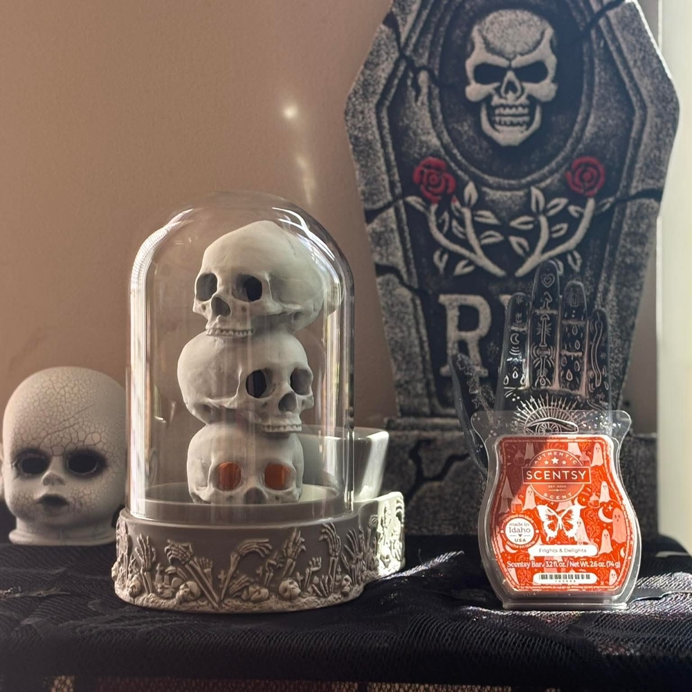Scentsy Gothic Skull Wax Warmer